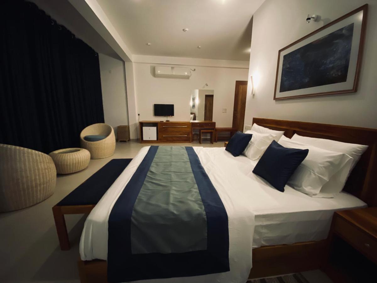 Hotel The Lighthouse Negombo Exterior foto